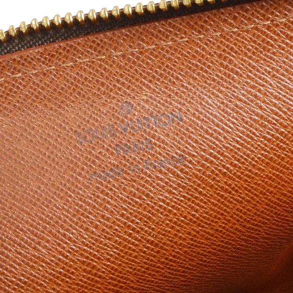 Louis Vuitton Papillon 30 Handbag - Picture 8 of 9